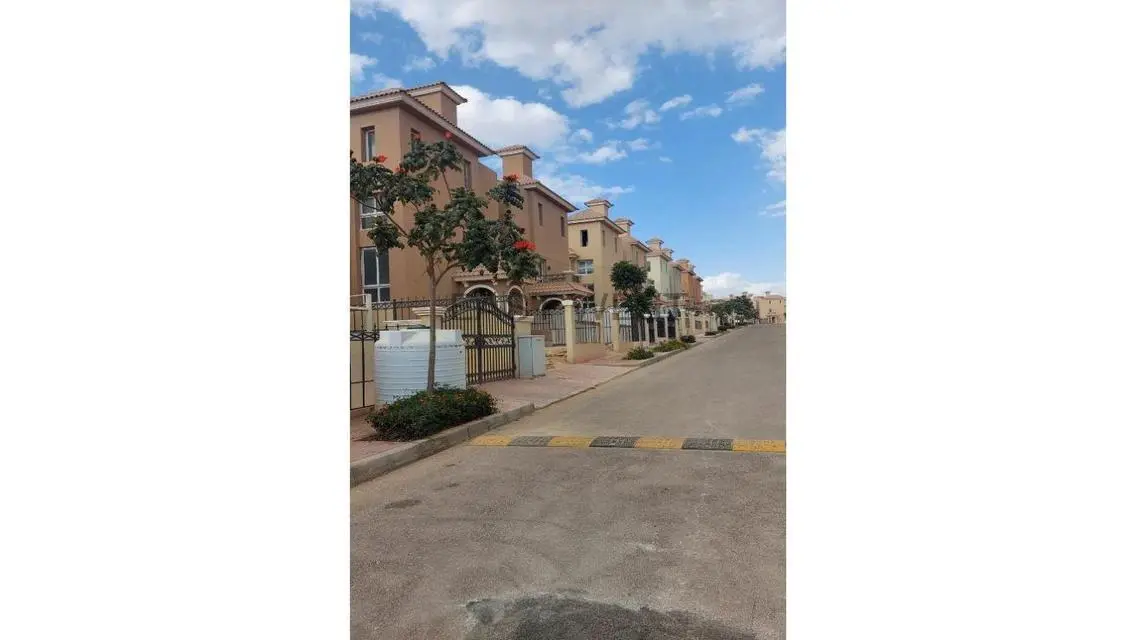 شقة فاخرة بمساحة واسعة مع جميع المرافق