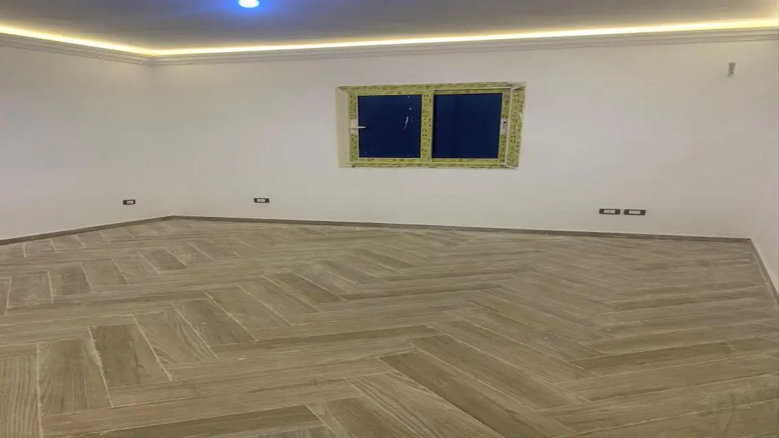 مكتب حديث للإيجار مع جميع المرافق