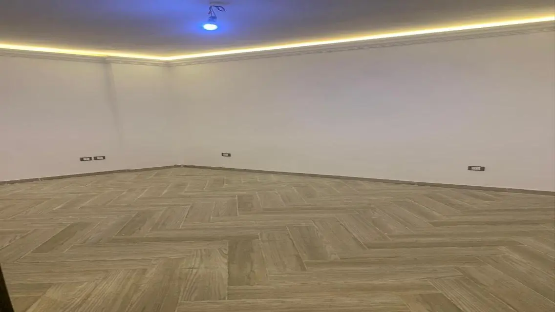 مكتب حديث للإيجار مع جميع المرافق