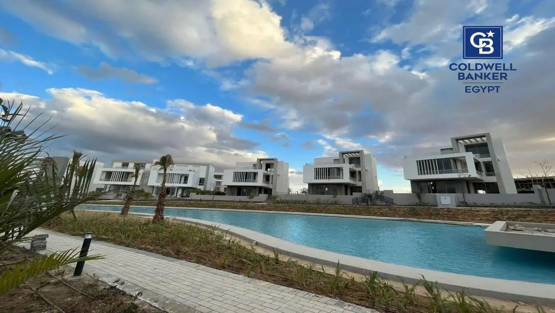 Luxury Property with Private Pool and Garden in Prime Location