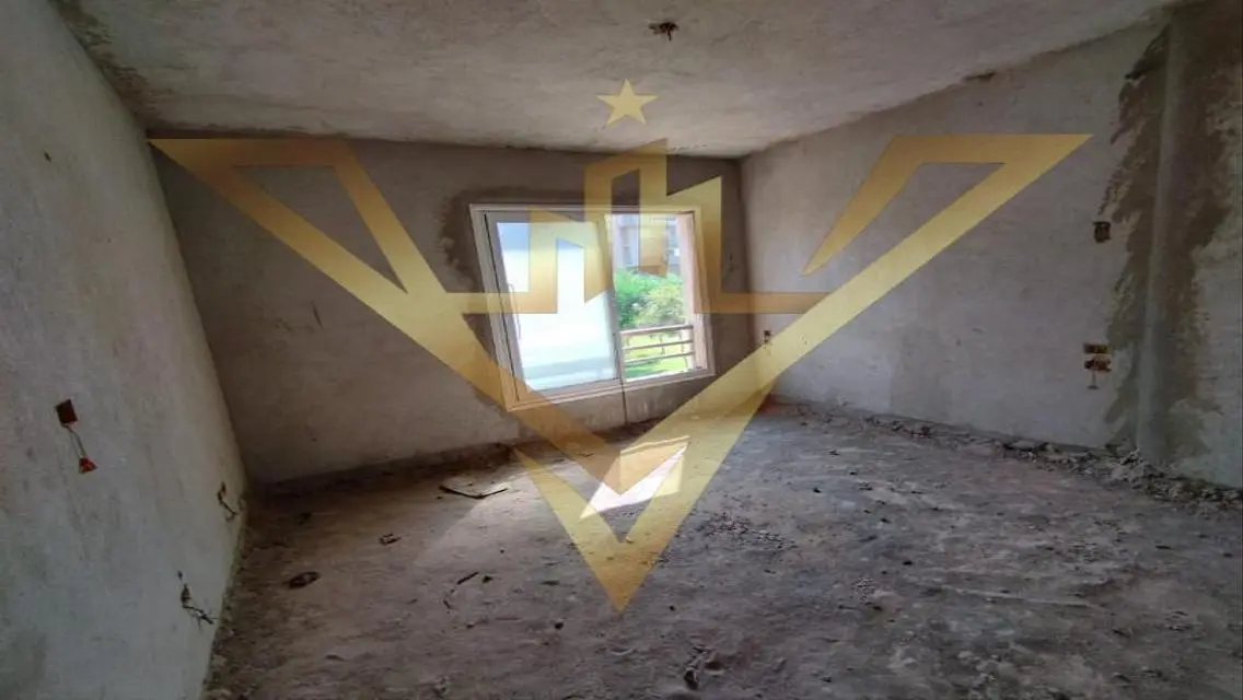 Luxury Villa for Sale with Stunning Lake Views