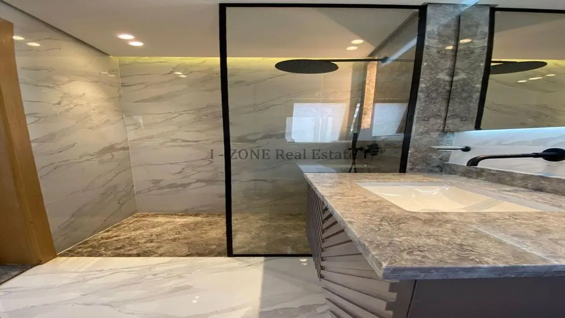 Luxury Apartment in I-Zone - 500 Square Meters