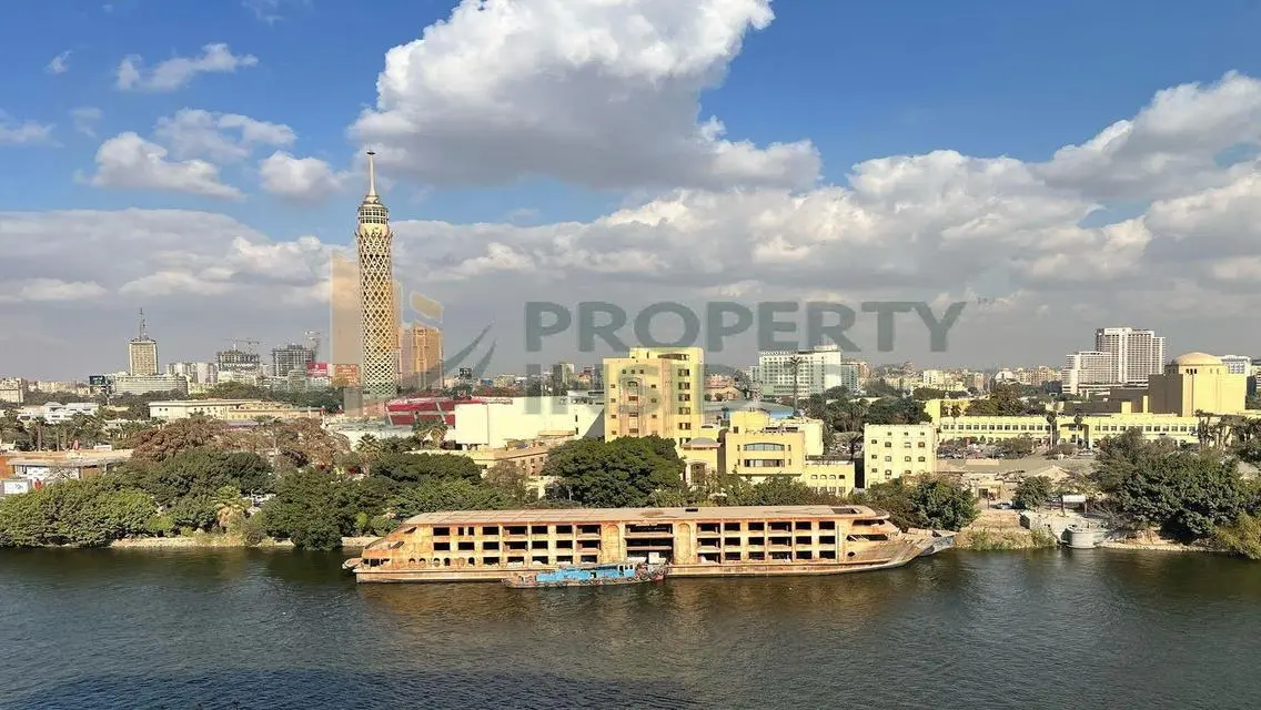 شقة فاخرة بمساحة 350 متر