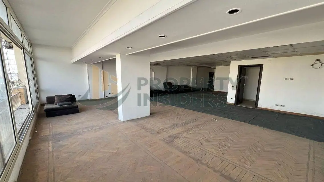 شقة فاخرة بمساحة 350 متر