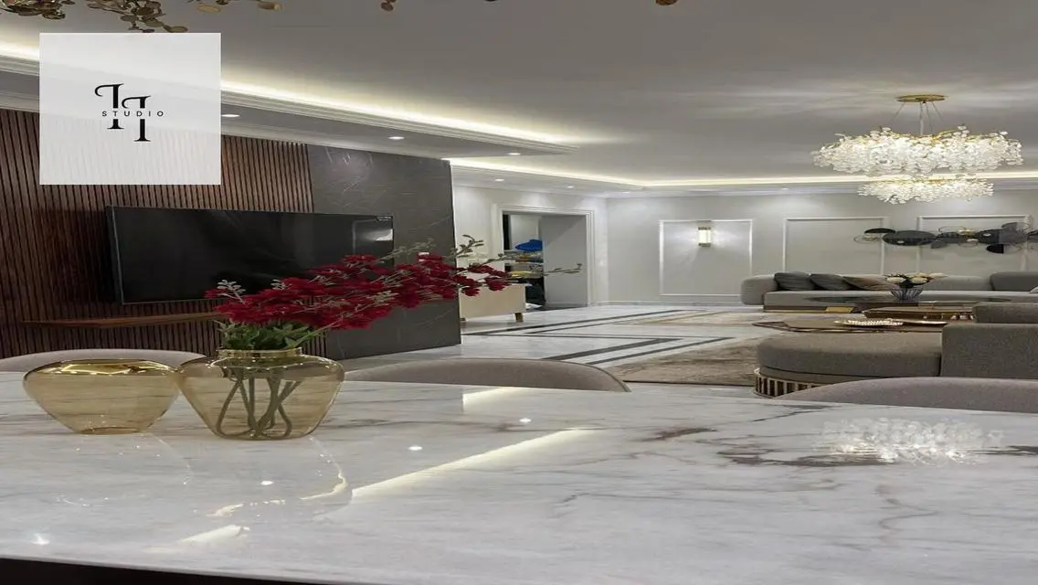 Luxurious Apartment in Eastown