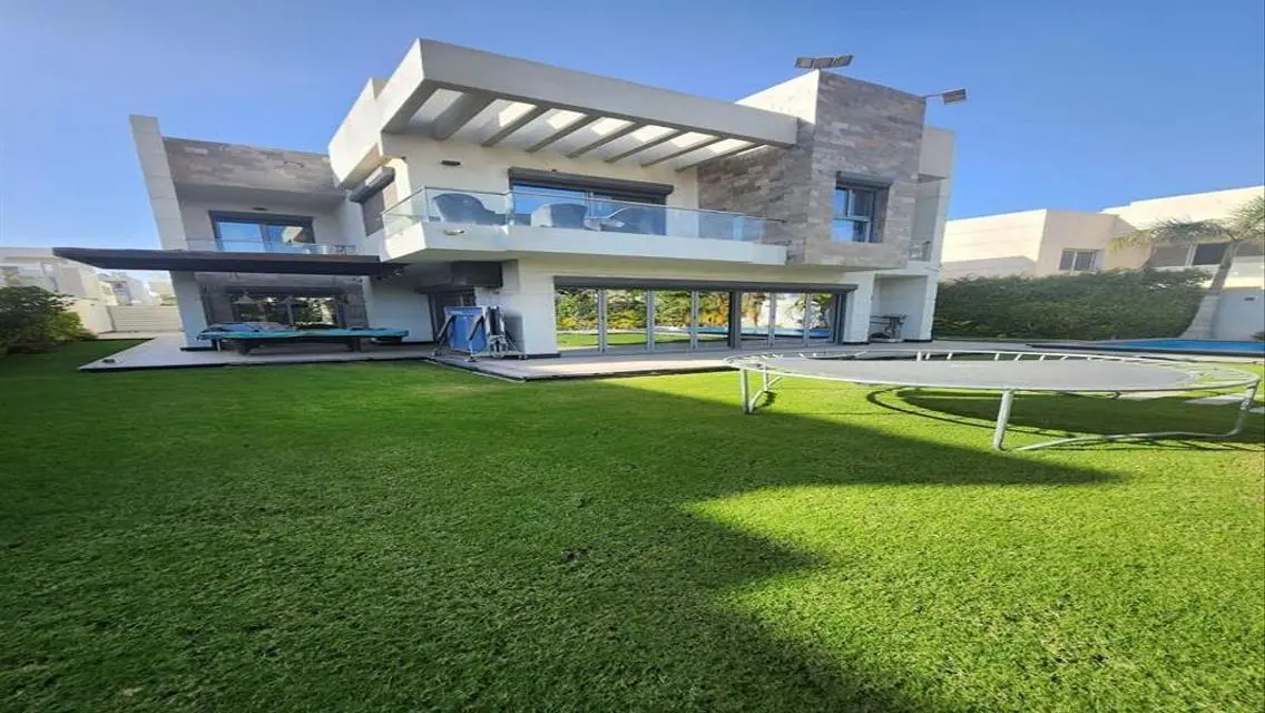 Luxurious Apartment for Sale with Stunning Views in the Heart of the City