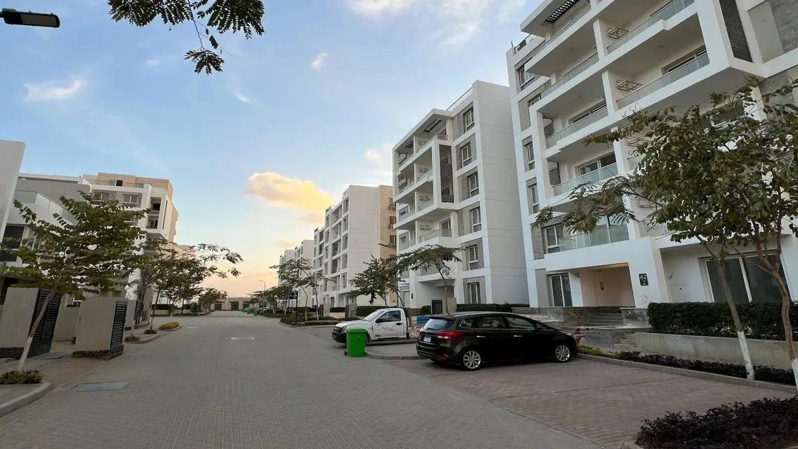 Luxury Apartment with Private Garden and Shared Pool in City Center