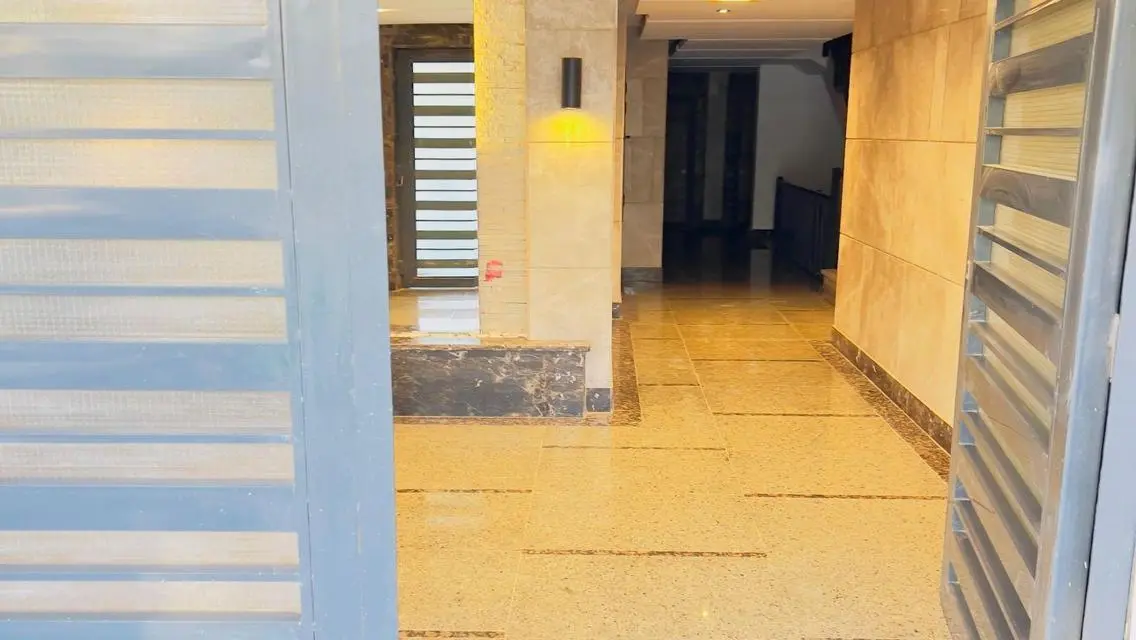 Luxury Apartment with Private Garden and Shared Pool in City Center
