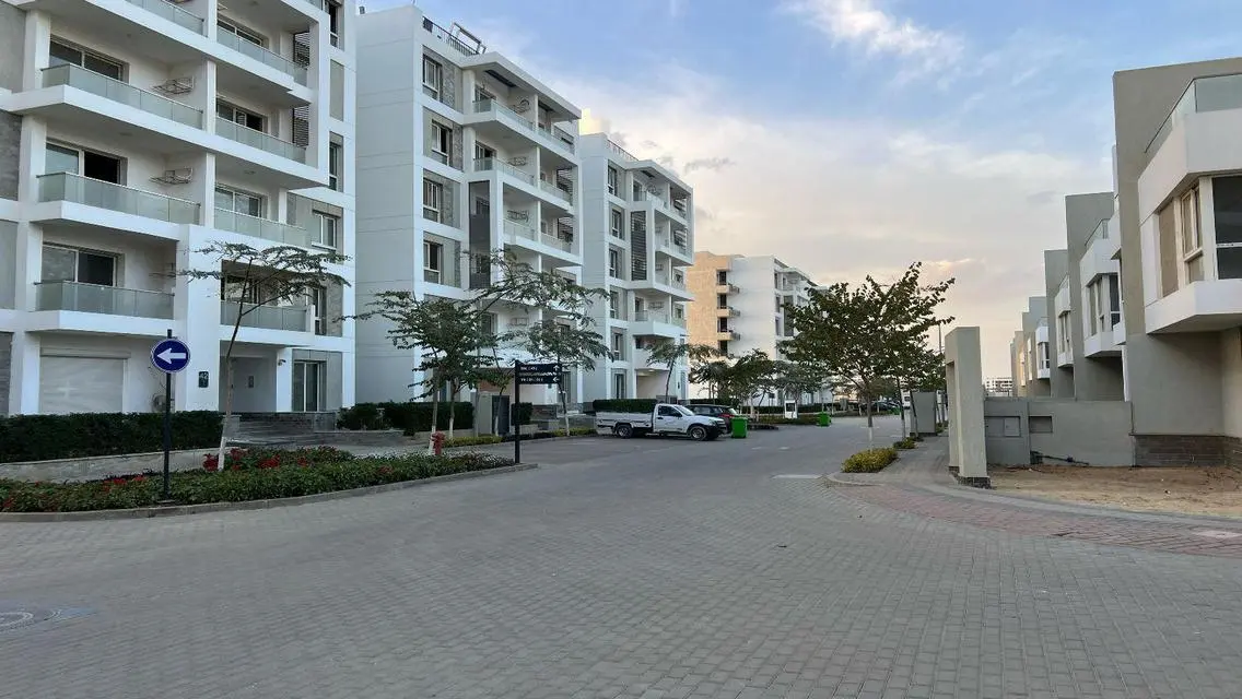 Luxury Apartment with Private Garden and Shared Pool in City Center