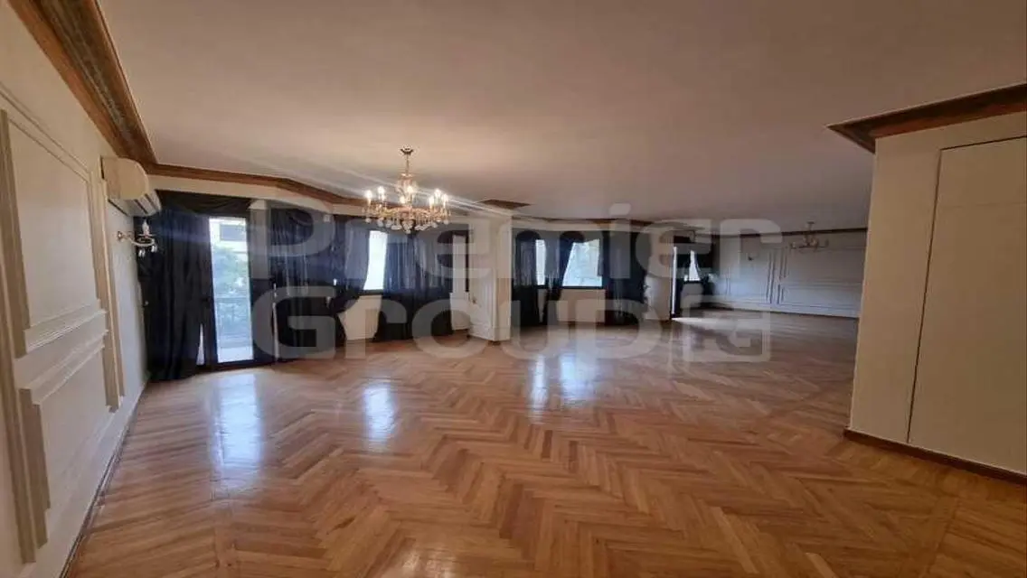 Luxury 3-Bedroom Apartment with Study in Prime Location