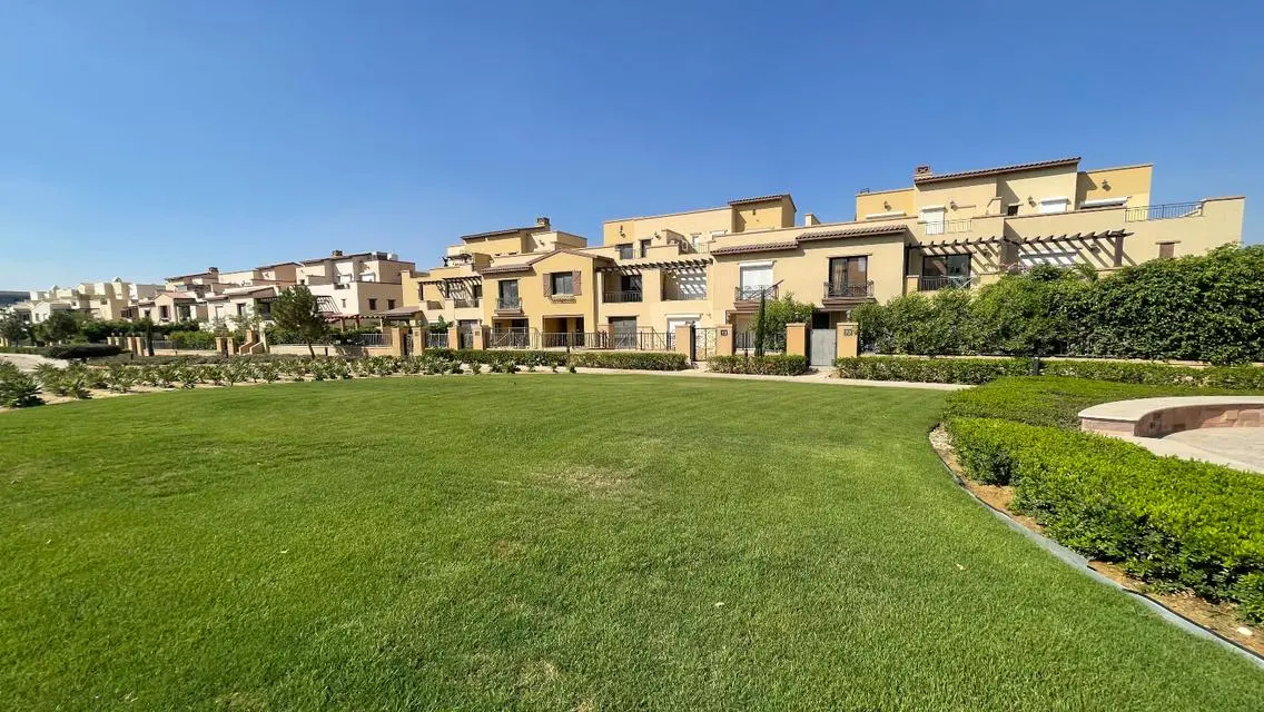 Stunning Villa for Sale in Mivida 24