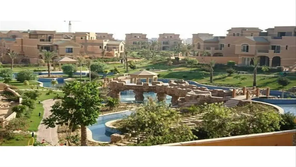 Luxurious Villa with Spacious Area and Stunning Lake View
