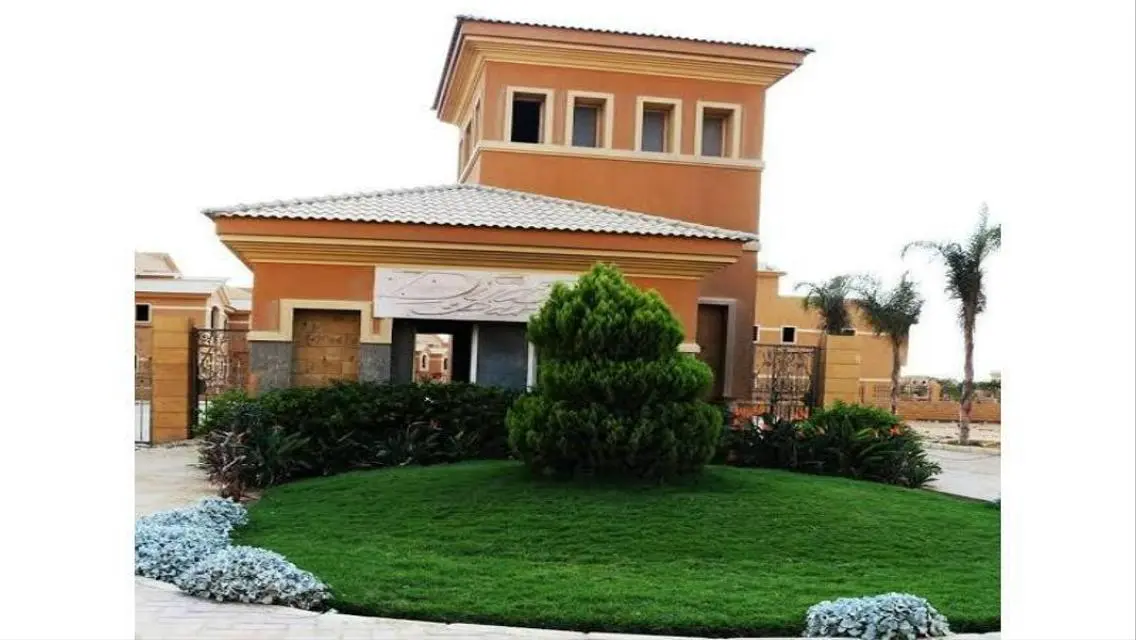 Luxurious Villa with Spacious Area and Stunning Lake View