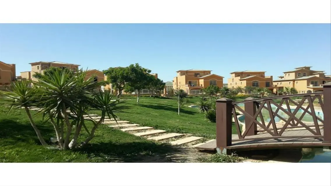 Luxurious Villa with Spacious Area and Stunning Lake View