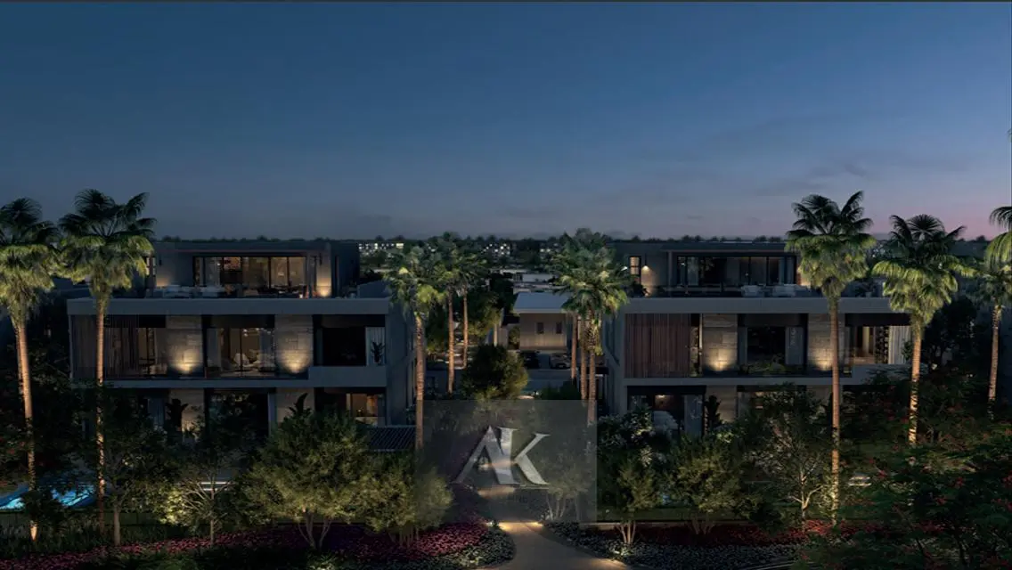 Luxury Apartment Overlooking the Lakes at an Attractive Price