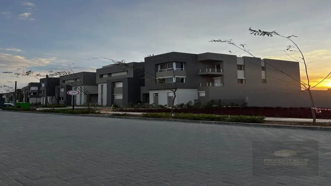 Luxurious Apartment in Zara near H&M and Nike