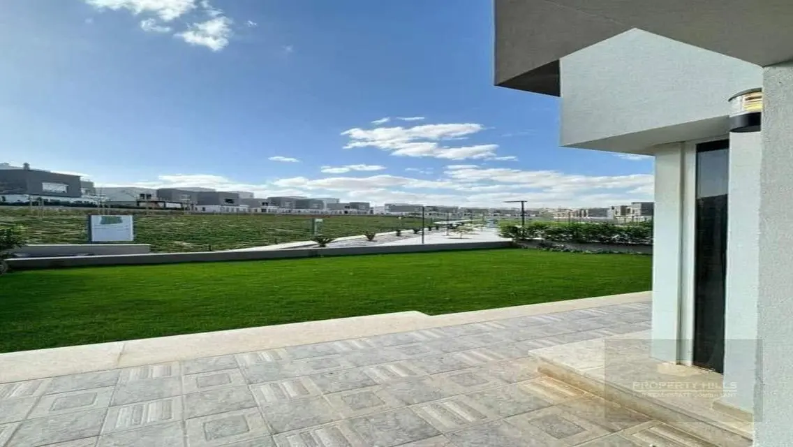 Luxurious Apartment in Zara near H&M and Nike