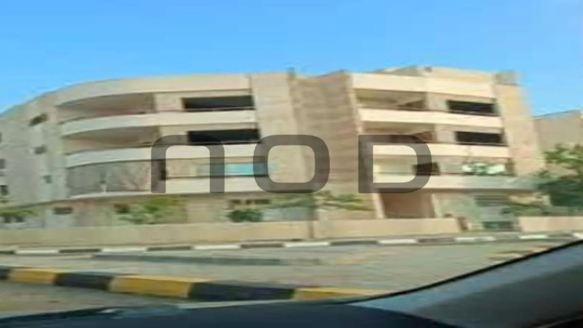 Luxury Apartment in Downtown with Balcony and Covered Parking