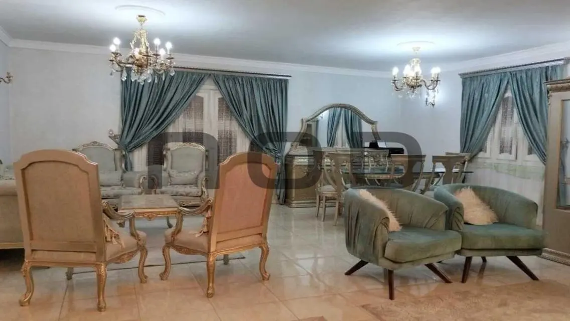 Luxury Apartment in Downtown with Balcony and Covered Parking