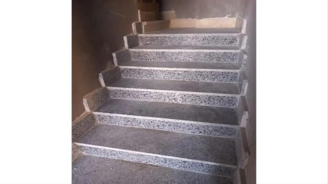شقة رائعة للبيع مع شرفة ومساحة واسعة