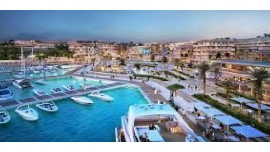 Luxurious Villa with Private Pool and Maid Room