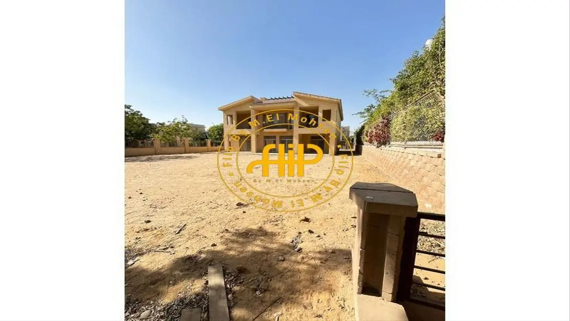 Luxury Villa with Private Garden and Security Guard