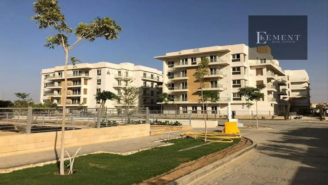 فيلا فاخرة للإيجار مع حديقة ومسبح خاص