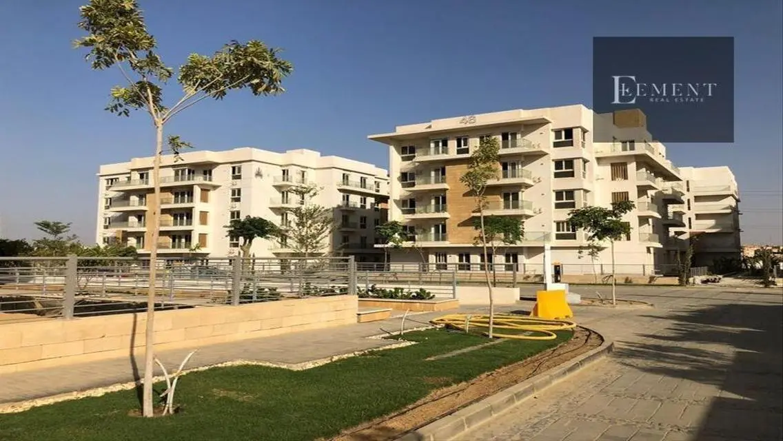 فيلا فاخرة للإيجار مع حديقة ومسبح خاص