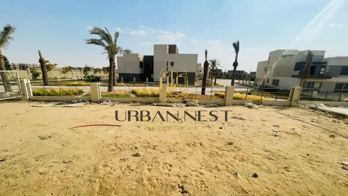 منزل فاخر بحديقة خاصة ومرافق متنوعة