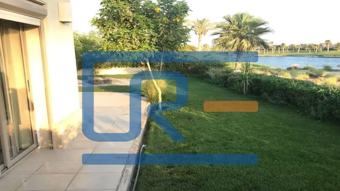 شقة أحلامك مع شرفة ومسبح مشترك في قلب المدينة