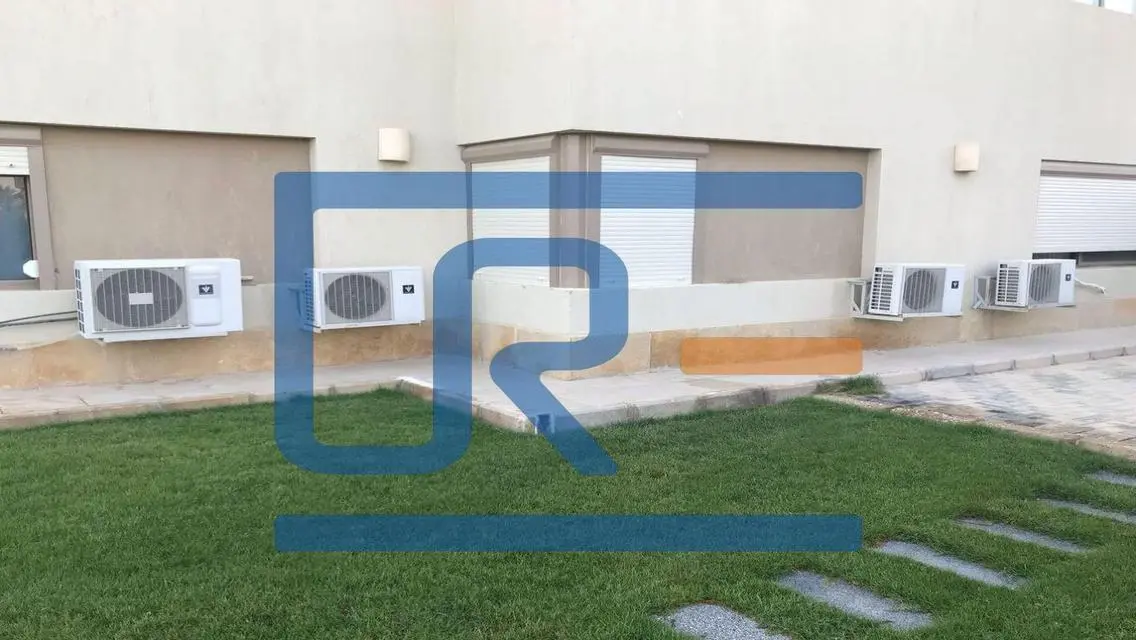 شقة أحلامك مع شرفة ومسبح مشترك في قلب المدينة