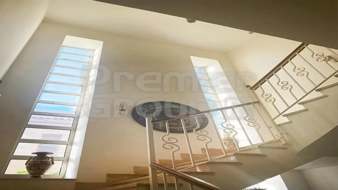 Stunning Villa for Sale with 310 Square Meters in Prime Location