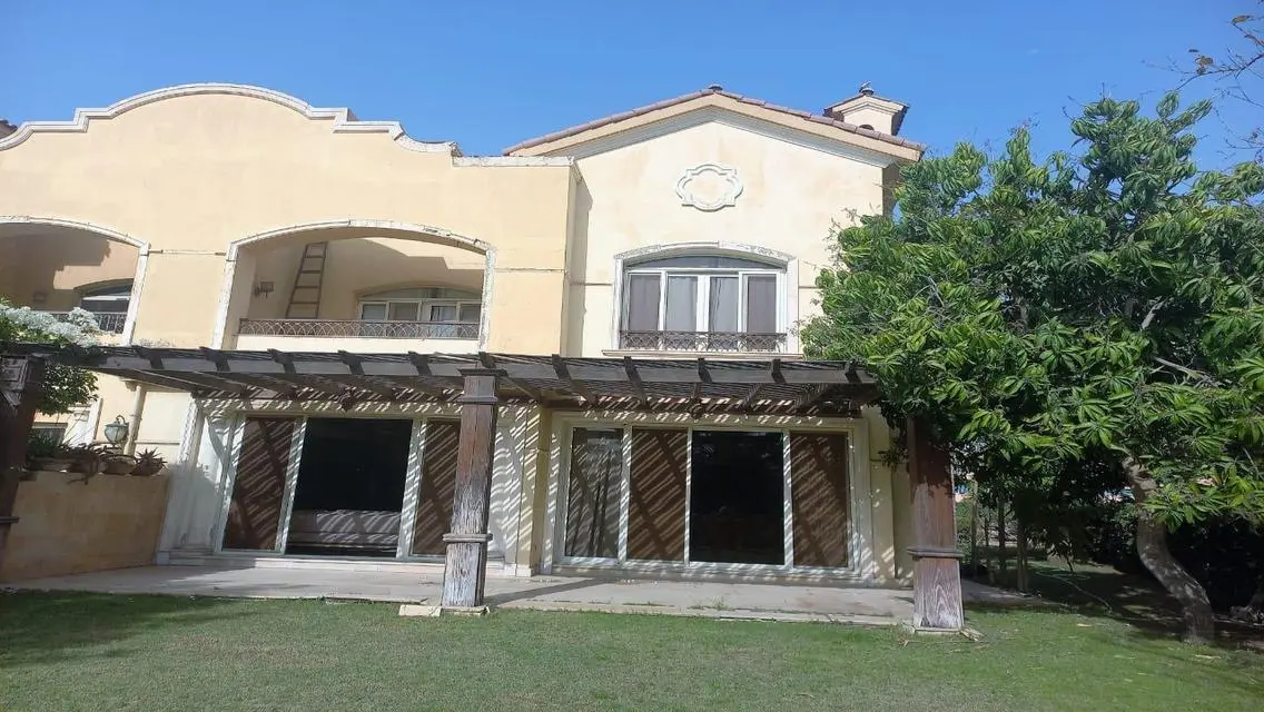 Luxury Villa for Sale with Stunning Views and Premium Amenities