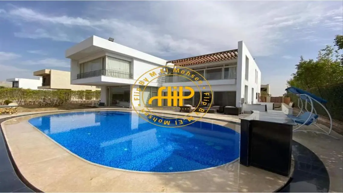 Luxury Apartment with Private Garden in the Heart of the City