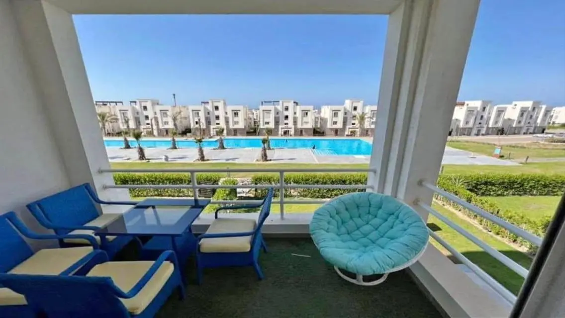 Luxury Apartment with Lake View
