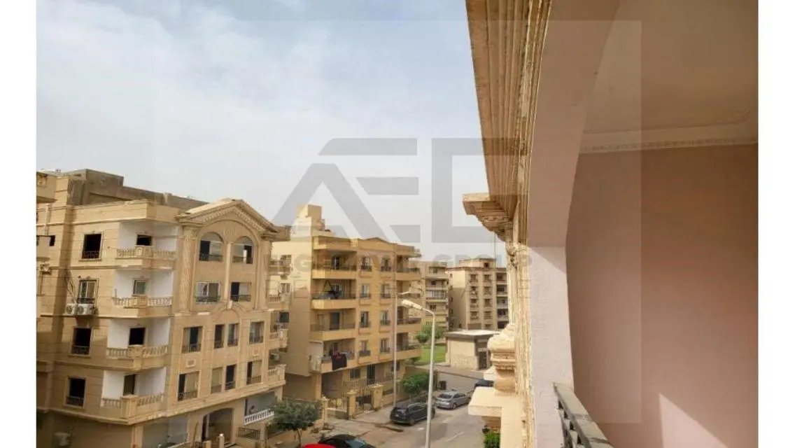 شقة فاخرة للبيع بحماية أمنية