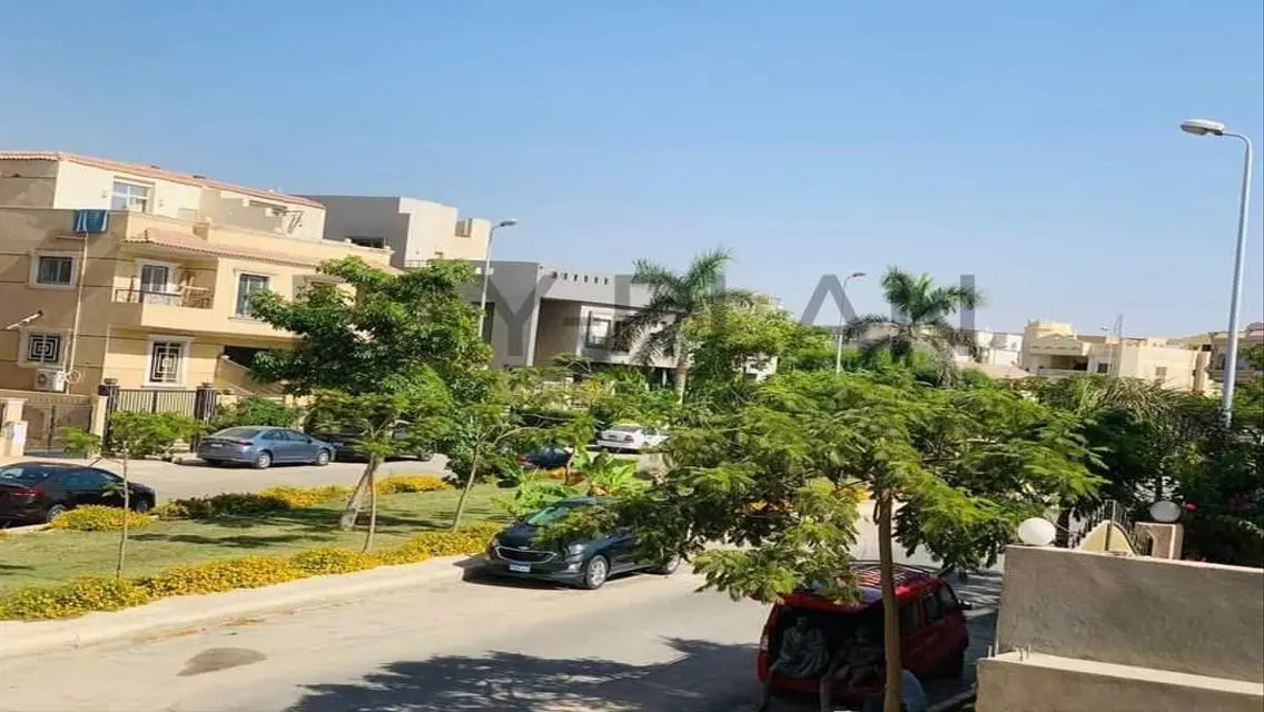 فيلا فاخرة مع حديقة ومسبح خاص