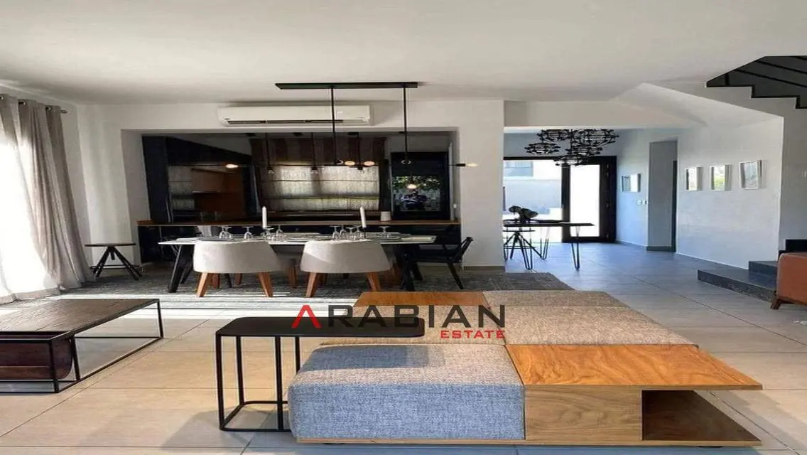 Luxury Apartment Featuring Stunning Views in a Prime Location