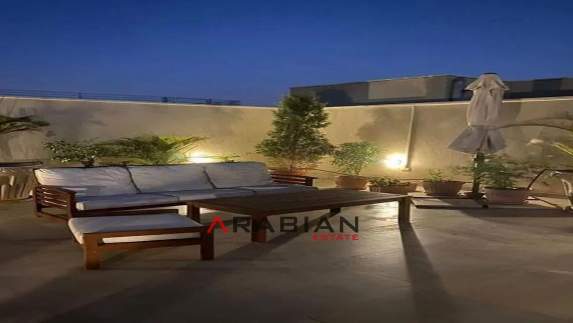 Luxury Apartment Featuring Stunning Views in a Prime Location