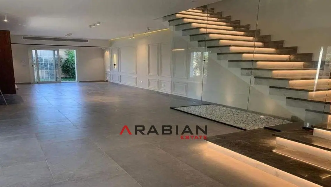 Luxury Apartment Featuring Stunning Views in a Prime Location