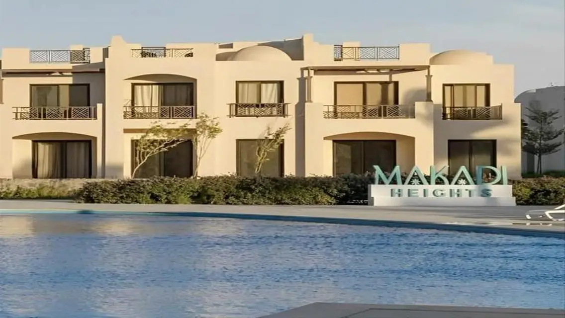 Luxury Apartment with Stunning Lake Views