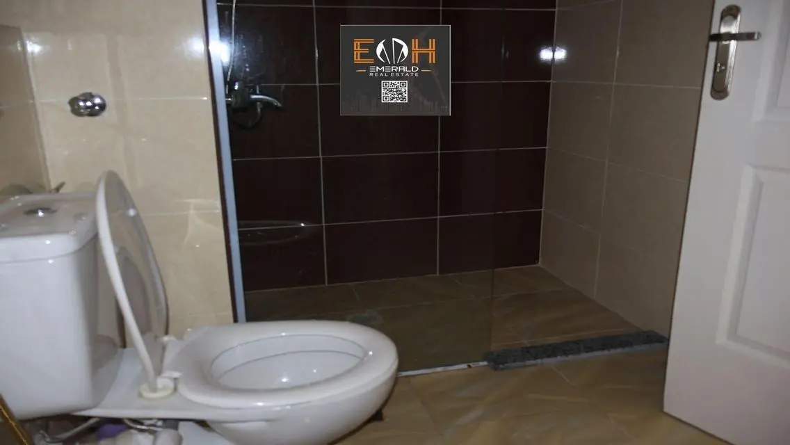 شقة فاخرة للإيجار في فلورينزا خميسين