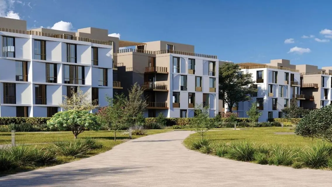 Luxury Apartment with Spacious Layout and Stunning Lake Views