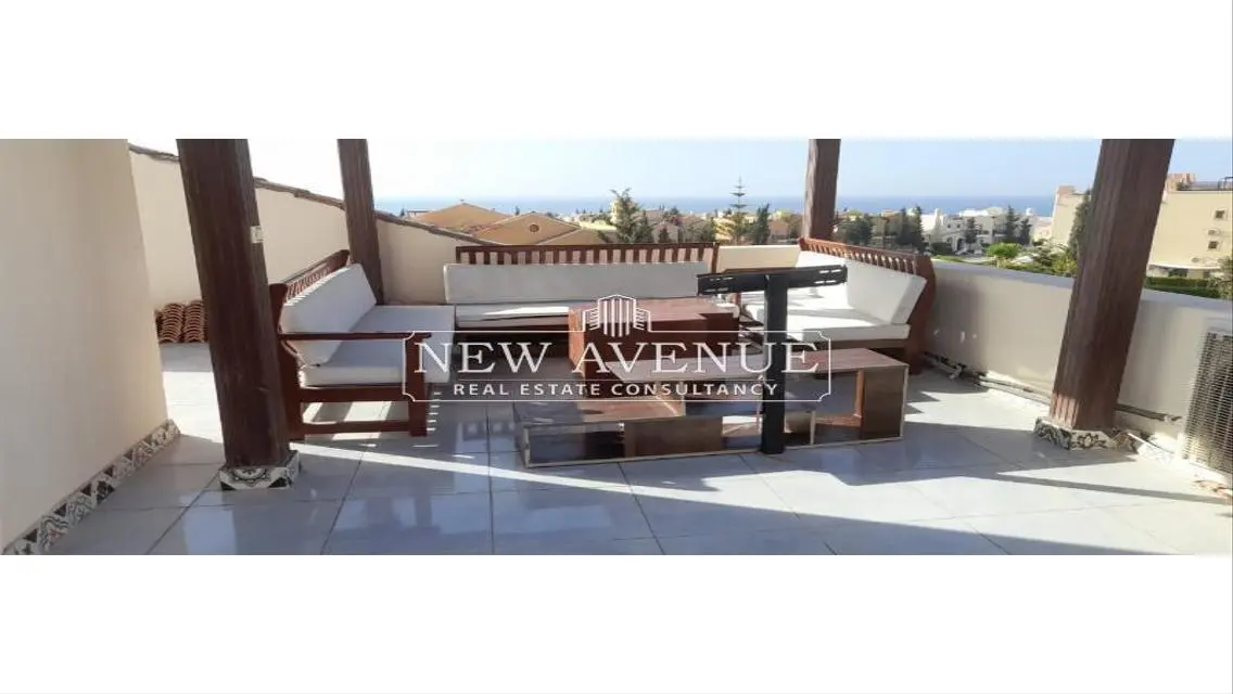 Luxury 4-Bedroom Apartment in the Heart of the City