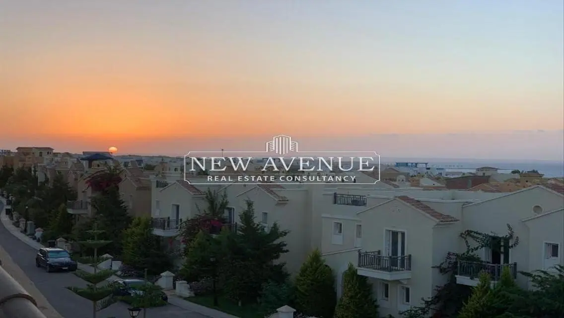 Luxury 4-Bedroom Apartment in the Heart of the City