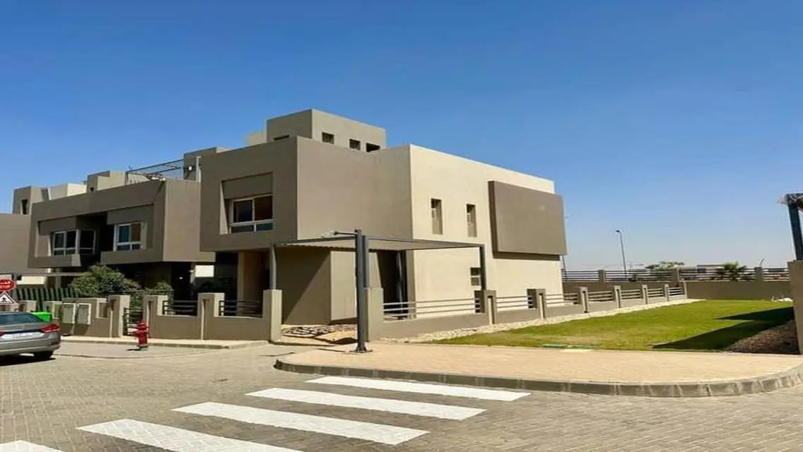 فيلا فاخرة مع إطلالات رائعة على البحيرات