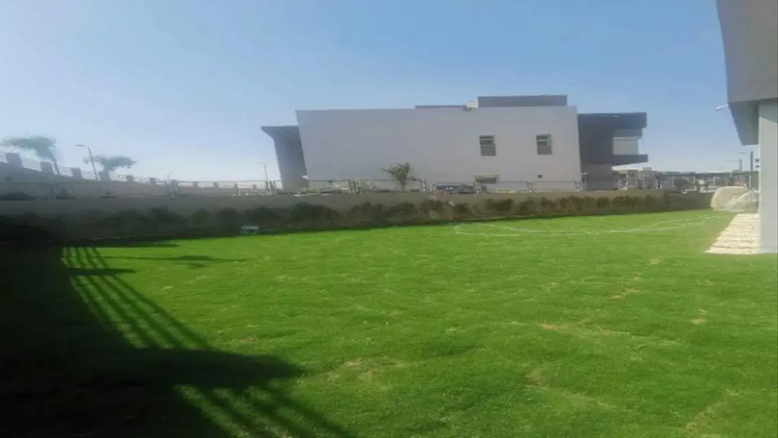 فيلا فاخرة مع إطلالات رائعة على البحيرات