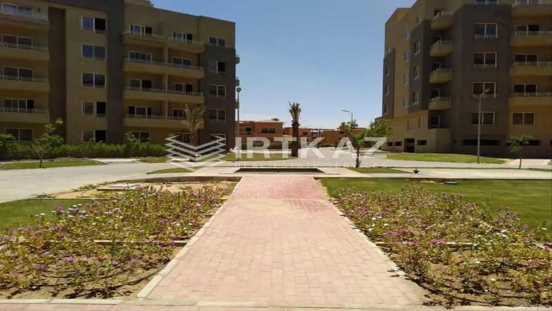 شقة فاخرة مع جميع المرافق في موقع متميز