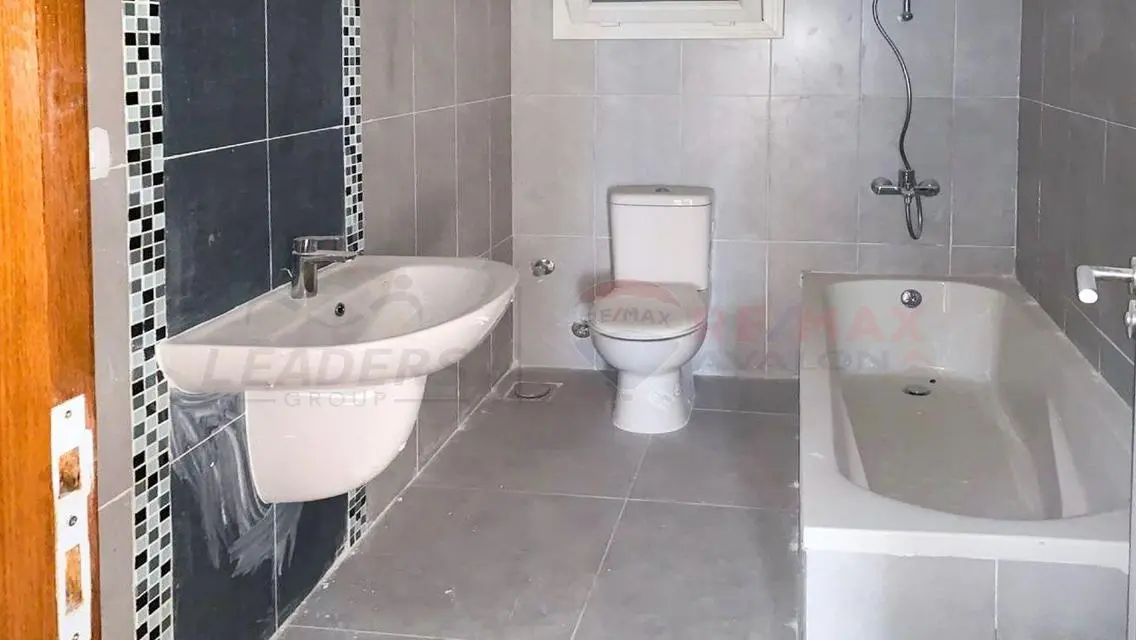 شقة مميزة للبيع بسعر تنافسي