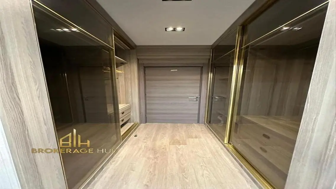 شقة فاخرة للإيجار في ماونتن فيو هايد بارك